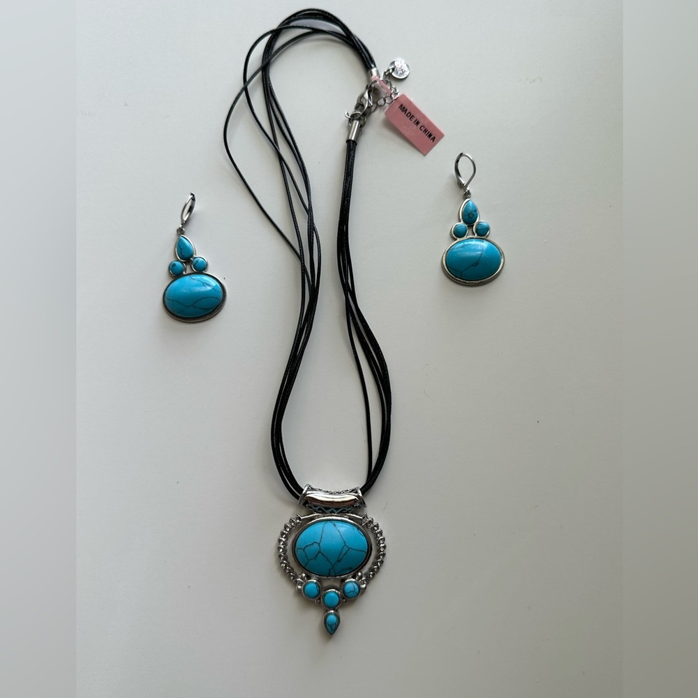 Pendant Turquoise Stone Black Cord Necklace with Earrings